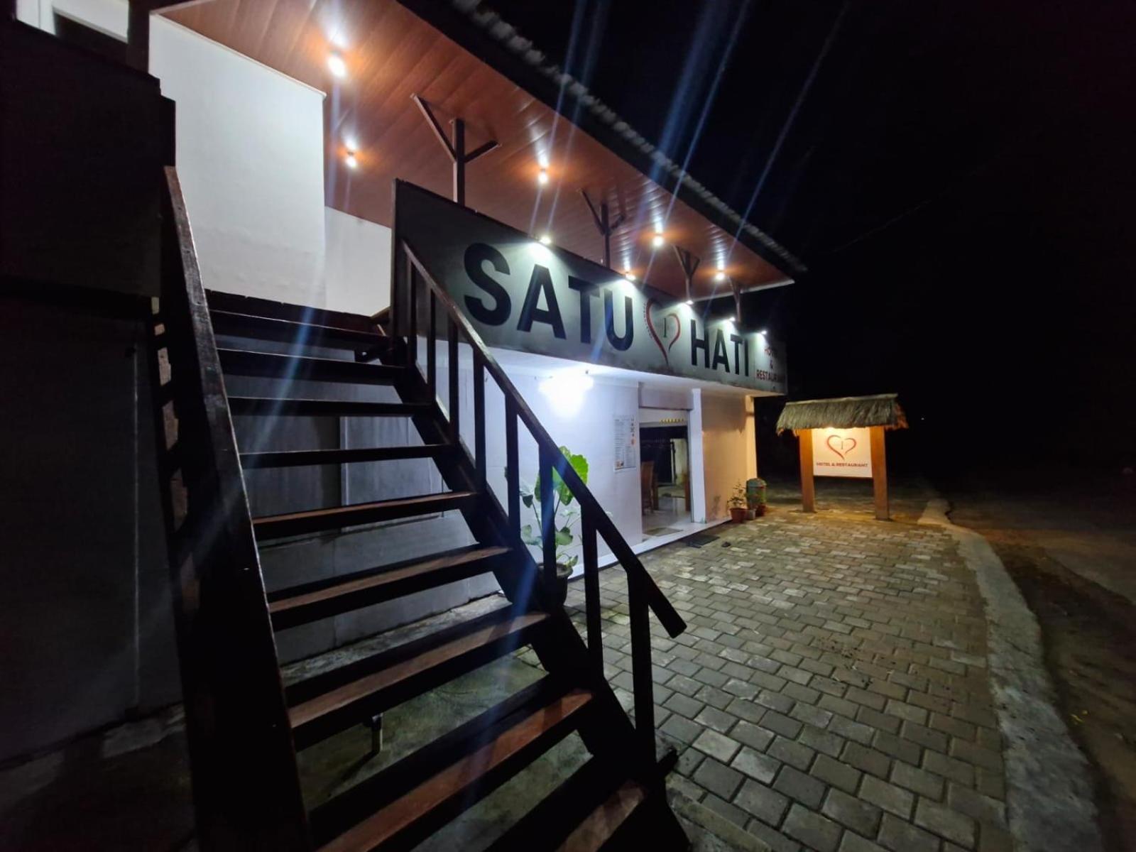 Satu Hati Hotel Ekas Exterior foto